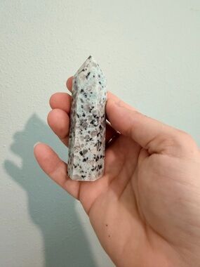 Kiwi jasper tower natural stone chakra crystal healing